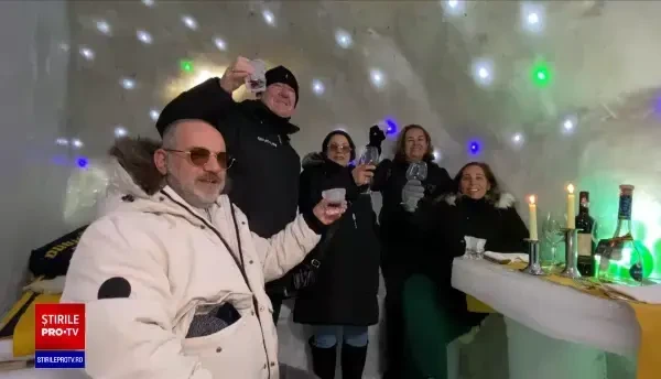 S-a deschis hotelul de gheață de la Bâlea Lac. Cât costă o noapte de cazare