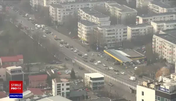 Trafic intens pe bulevardele din Capitală. Ce trebuie să știm înainte de a pleca la drum