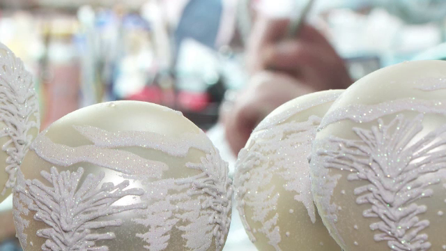 Globurile românești, la mare căutare în toată lumea. Decorațiunile de la noi împodobesc brazi din SUA și Japonia