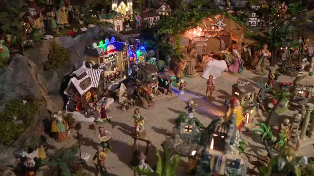 Un bărbat a muncit 50 de ani pentru a realiza scena Nașterii Domnului în miniatură. A reușit să strângă peste 400 de figurine
