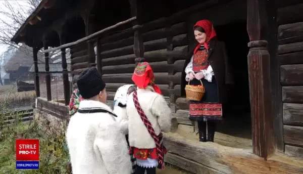 Crăciun de poveste în Maramureș. Tradițiile vechi ținute de localnici i-au impresionat pe turiști