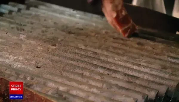 Tradițional, dar în funcție de regiune. De Crăciun, românii nu mănâncă doar porc, ci și curcan sau pește