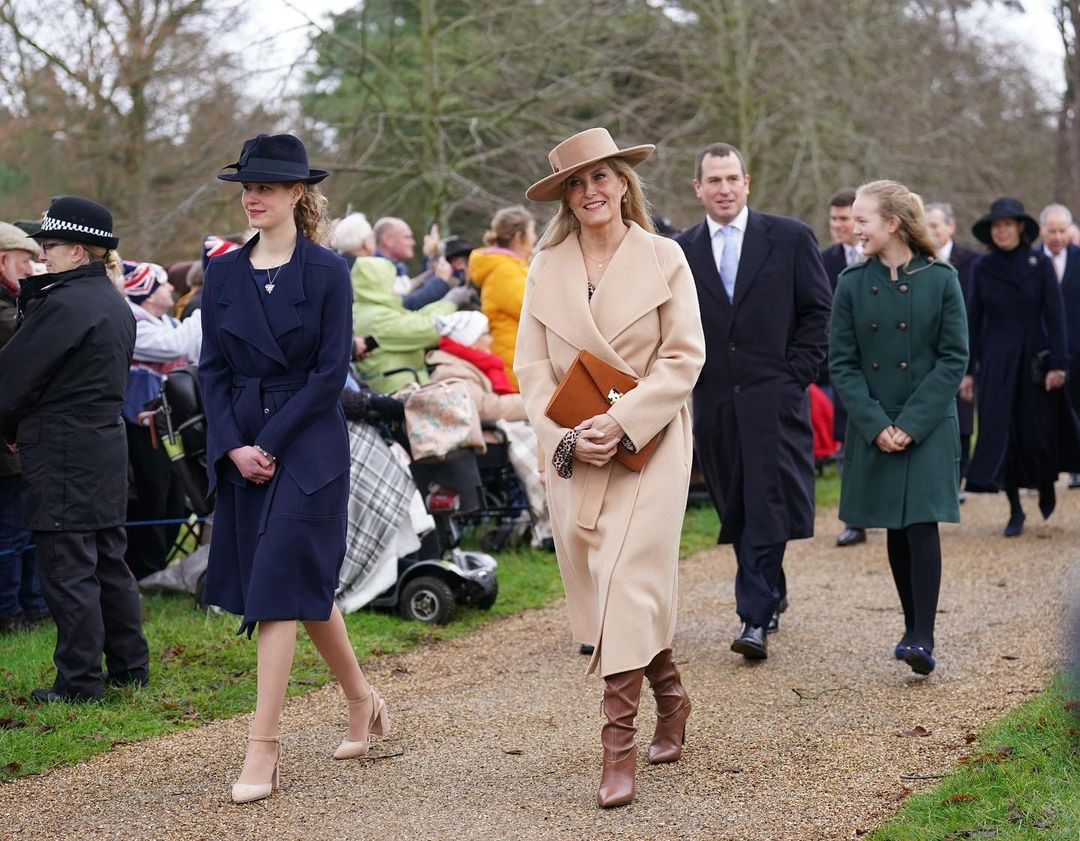 Prințul Louis, cel mai tânăr membru al familiei regale britanice a participat pentru prima dată la slujba de Crăciun | FOTO