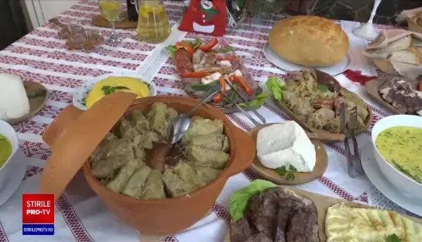 Ce este bine să mâncăm după mesele copioase din ziua de Crăciun. Nutriționiștii recomandă o pauză de la carnea de porc