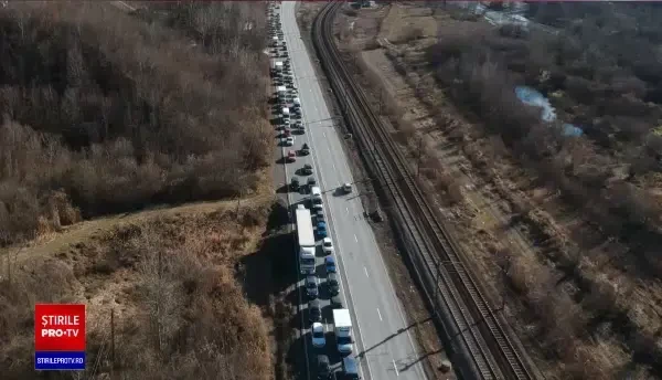 Două accidente au avut loc pe DN1, în timp ce turiștii se întorceau de la munte. O femeie și-a pierdut viața