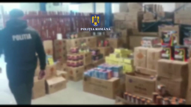 Șase persoane suspecte că vindeau ilegal articole pirotehnice interzise, reținute în urma unei ample operațiuni a poliției