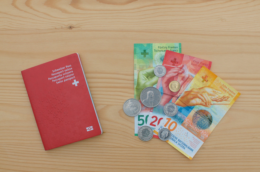 Cetățenia elvețiană: cum poate un român să o obțină. Ce condiții trebuie să îndeplinească