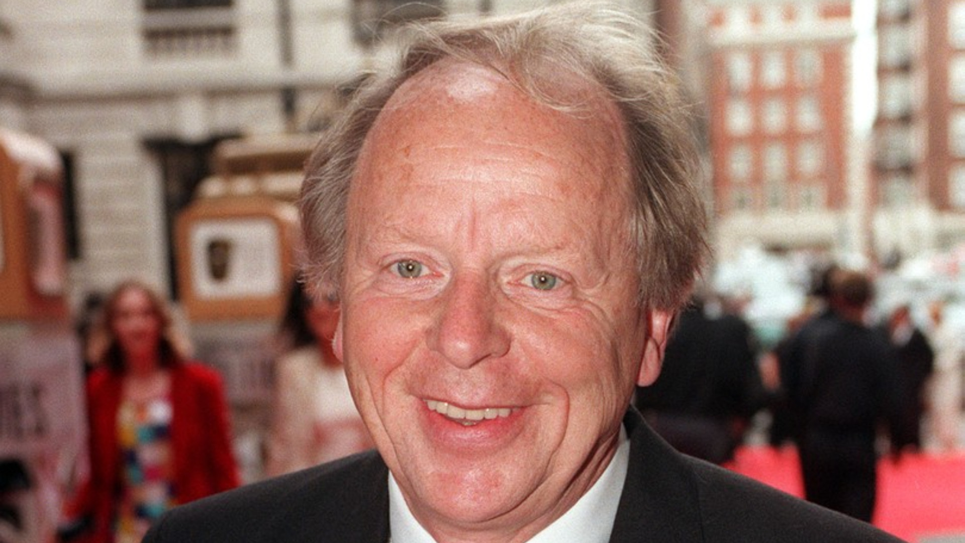 John Bird a murit. Îndrăgitul comediant britanic a încetat din viață în Ajunul Crăciunului, la 86 de ani