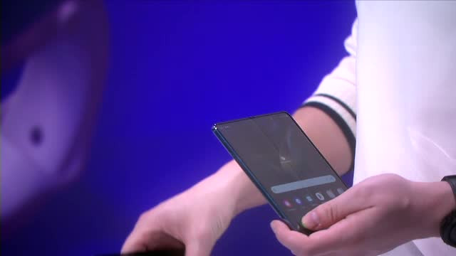 Ce companii de tehnologie au adus anul acesta pe piață telefoane sau tablete care se pliază