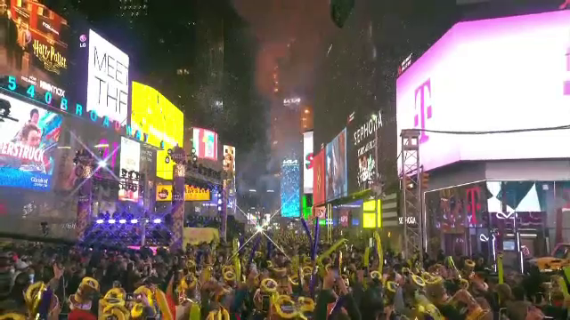 Ultimele pregătiri pentru Revelion, în New York. Mii de oameni sunt așteptați să deschidă șampaniile în Times Square