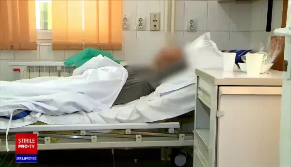 Pacienți vârstnici „uitați” prin spitalale românești. Familiile refuză să-i mai aducă acasă
