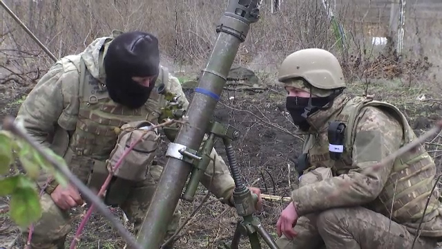 Teroriștii ruși atacă încontinuu. ”N-au probleme cu efectivele. Îi spulberăm, dar trimit imediat alții. Sunt ca animalele”