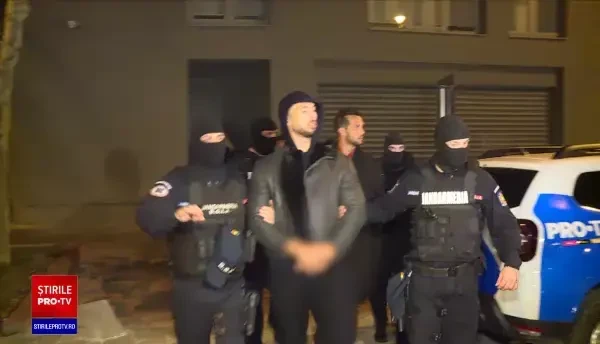 Una dintre complicele lui Andrew Tate este o fostă poliţistă din București. Apar noi detalii din dosar