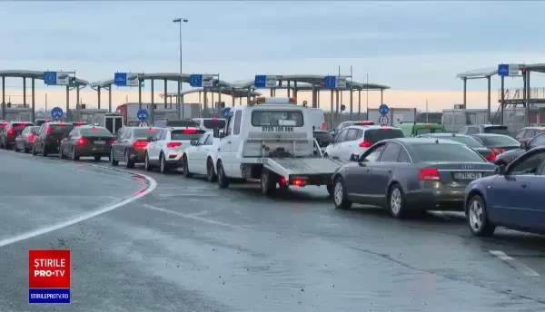 Nervi, claxoane, coloane de mașini și accidente pe șoselele din România. Ce le recomandă polițiștii șoferilor