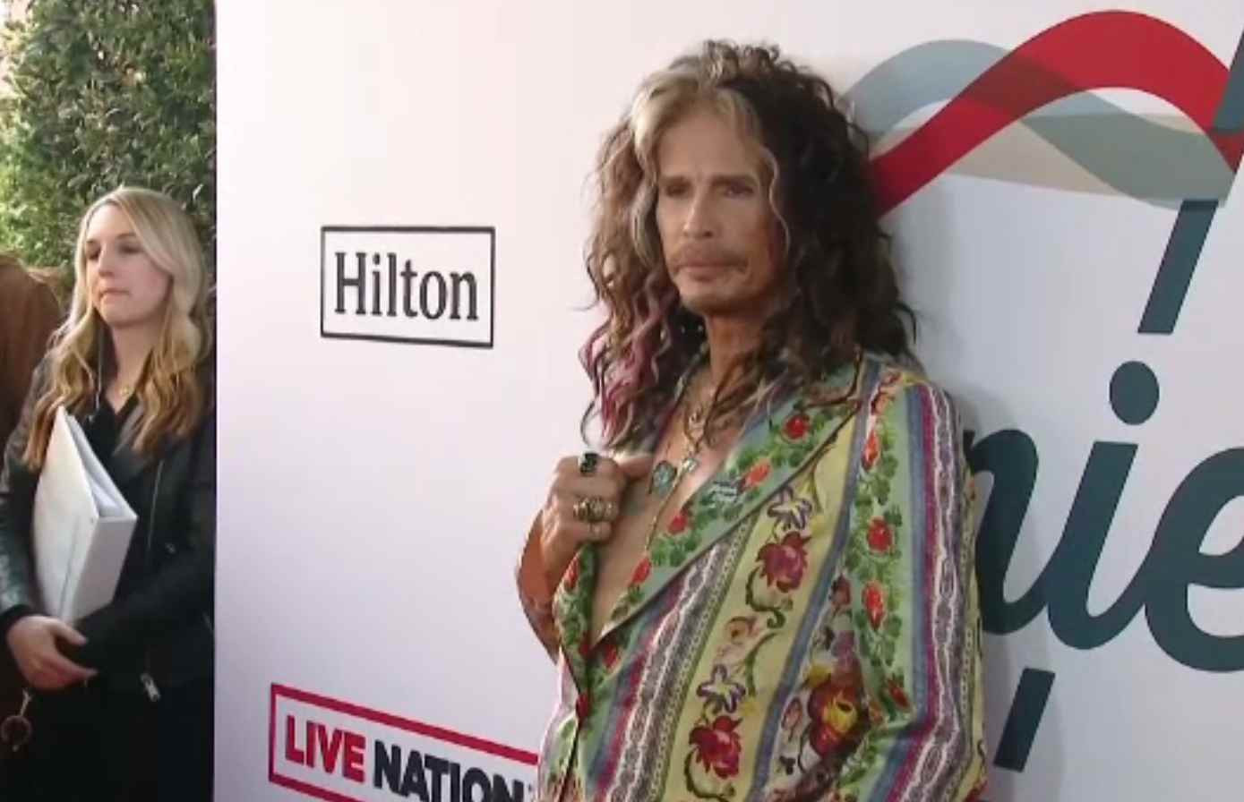 Steven Tyler de la Aerosmith, acuzat de presupuse abuzuri sexuale asupra unei minore, acum 48 de ani