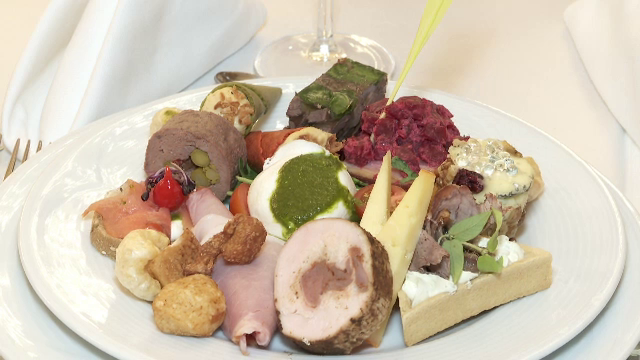 Restaurantele au pregătit meniuri spectaculoase de Revelion: ”Suntem aici pentru elita orașului”