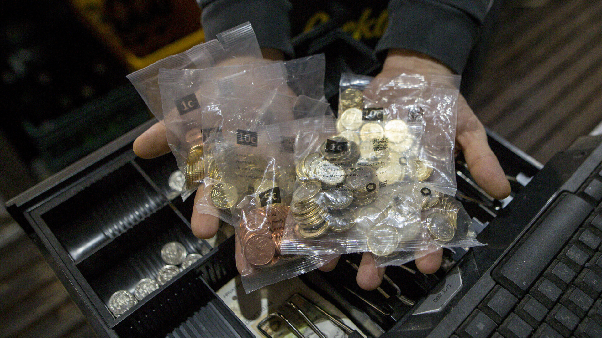 Trecere la zona euro cu dureri inflaționiste. Scumpirile din Croația, accelerate de rotunjirea prețurilor din kune în euro