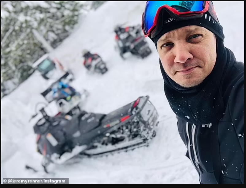 Prima imagine cu Jeremy Renner după accidentul grav. Actorul s-a fotografiat pe patul de spital și a transmis un mesaj | FOTO
