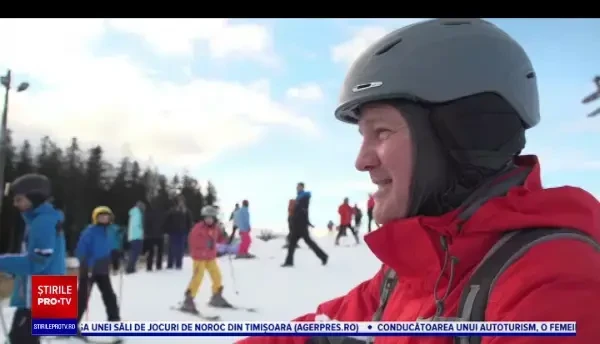 Vacanța pentru copii continuă încă o săptămână, iar pârtiile din stațiunea Păltiniș au fost pline. Cât costă un schi-pass