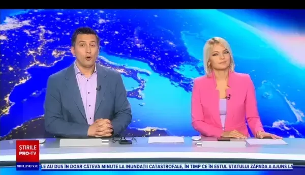 O familie de pisici din California a petrecut Revelionul în stil retro. Cum au fost îmbrăcate felinele