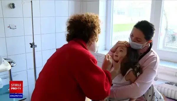 Suntem la un pas de declararea epidemiei de gripă în România. În farmacii nu se mai găsesc medicamente de răceală și gripă