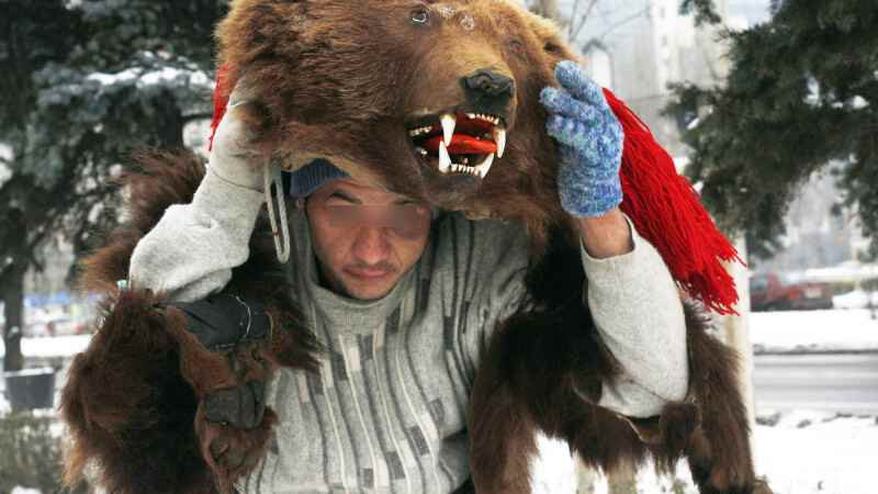 Adolescent din Vaslui, arestat după ce și-a tâlhărit prietenii cu care a colindat. I-a bătut și le-a luat banii