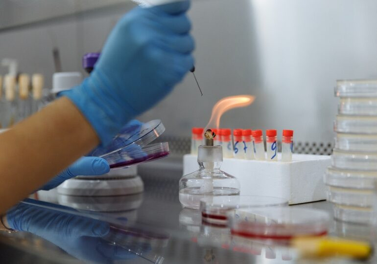 Descoperire revoluționară: Cuțitul inteligent care depistează cancerul uterin în câteva secunde (Foto & Video)