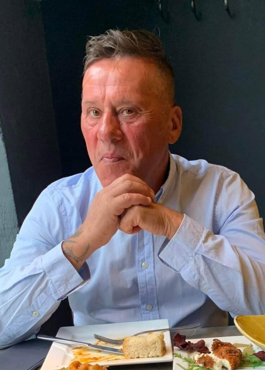 La trei zile după ce au pozat fericiți de Crăciun, femeia și-a înjunghiat mortal soțul. Ce a spus în instanță