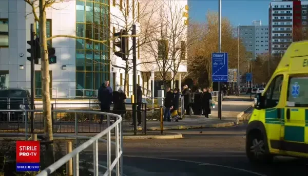 Sistemul medical britanic este sub presiune. Un bolnav de cancer a stat cu orele pe holul unui spital, în așteptare