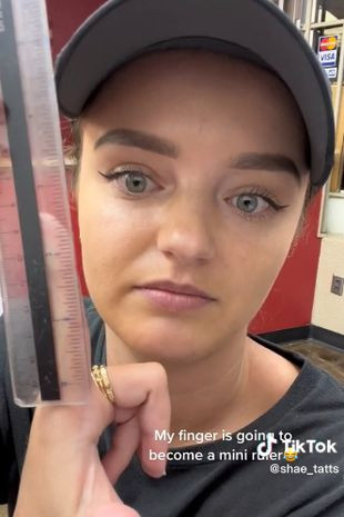 O femeie a transformat tatuajul făcut în mod accidental într-un instrument util pentru viața de zi cu zi. „E genial”