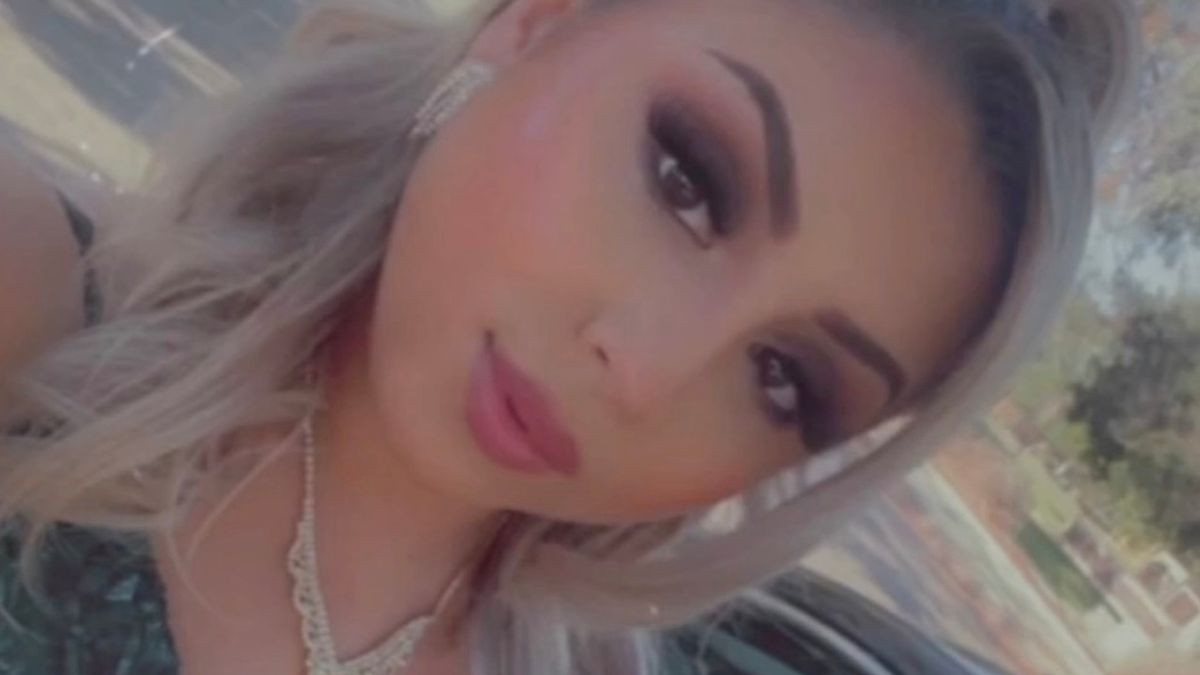 O femeie însărcinată a fost ucisă în timp ce aștepta ca tatăl ei să ridice un tort pentru ziua ei de naștere