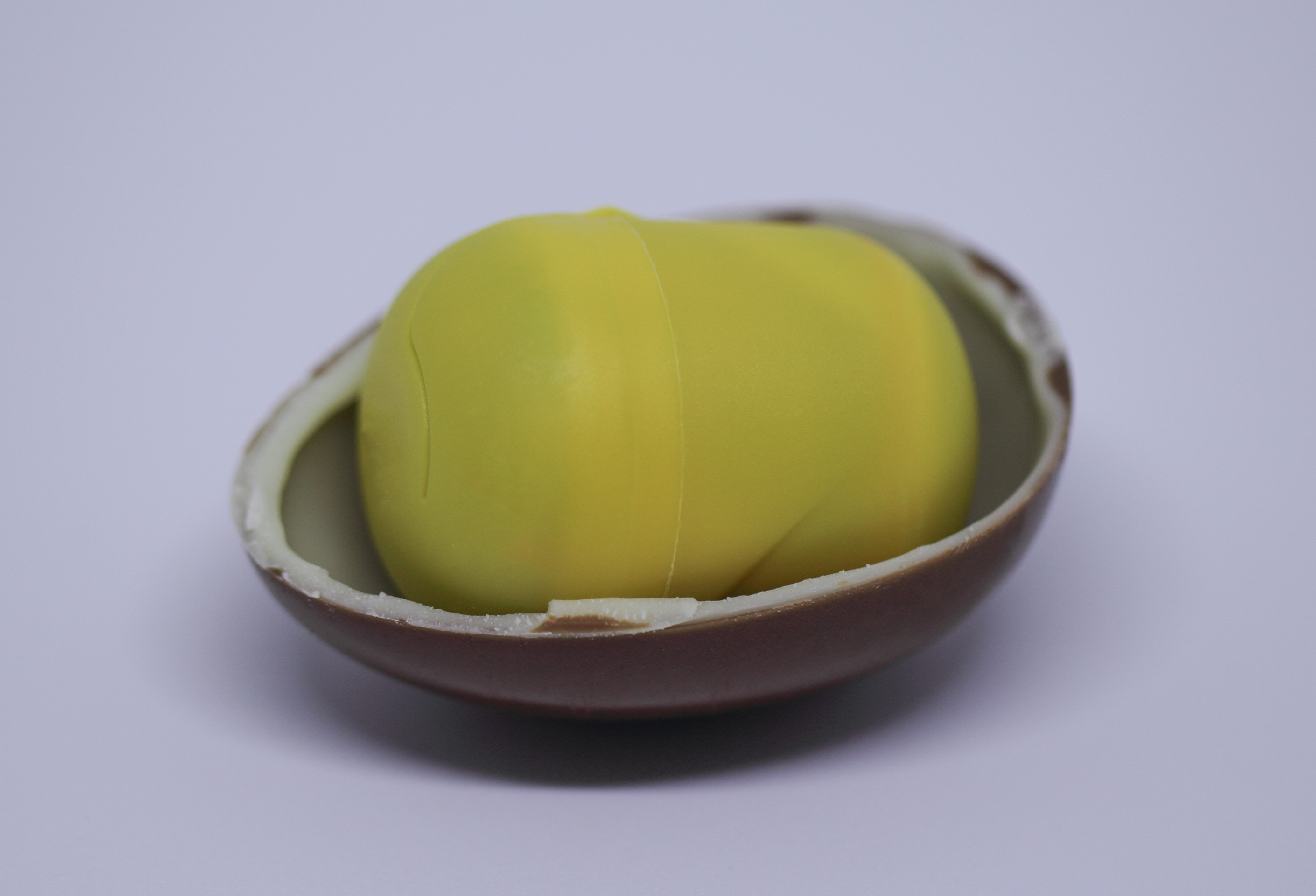 Un bărbat a înghițit 6 ouă cu surprize pline cu cocaină. Ce a pățit când a coborât din avion