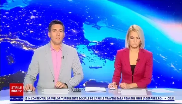 Un bărbat înarmat cu două cuțite a incendiat o mașină în Curtea de Argeș