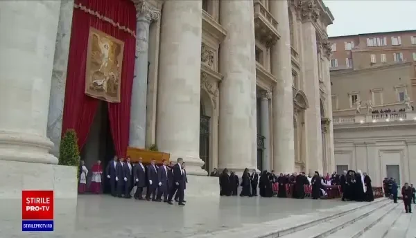 Funeraliile lui Benedict al XVI-lea. Papa Francisc a oficiat ceremonia, marcând un moment istoric | FOTO&VIDEO