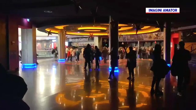 Clipe de panică în mall-ul din Arad. O persoană a sunat la 112 pentru a semnala că miroase a gaz