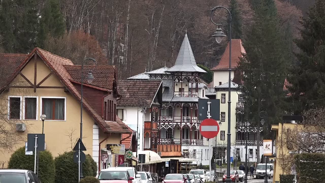 Hotelurile și pensiunile sunt pline. Sute de turiști sărbătoresc la munte Crăciunul pe stil vechi