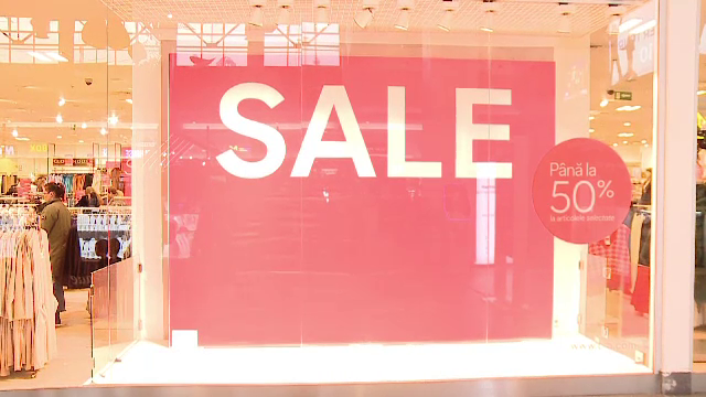 S-a dat startul reducerilor în magazine. La ce trebuie să fim atenți pentru a nu fi păcăliți de „mirajul” prețurilor mici