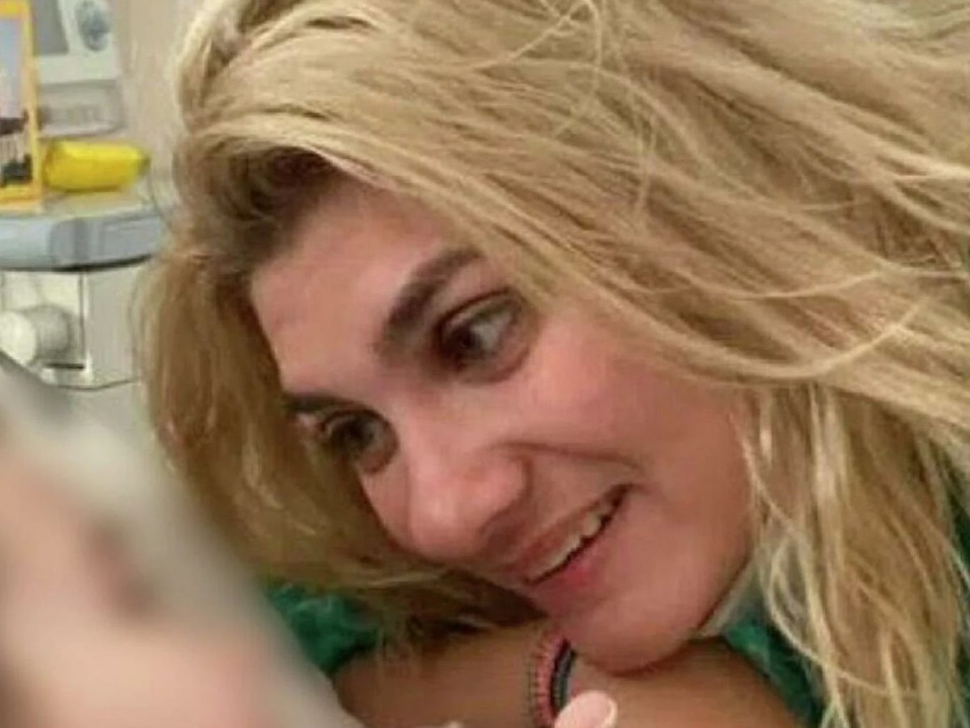 O mamă de 34 de ani e acuzată că și-a ucis cele trei fiice în trei ani. Procesul cazului înfiorător începe în Grecia