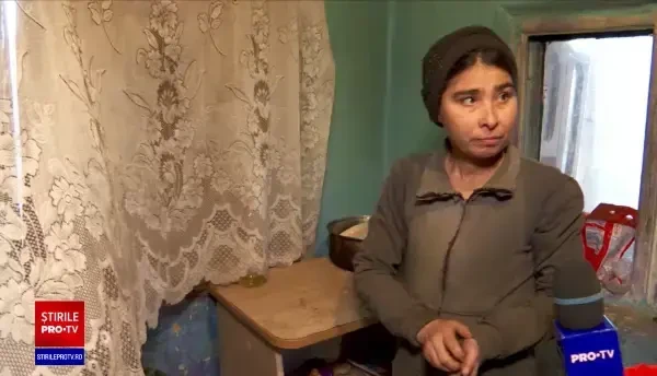 Calvarul unei familii sărmane din Iași. În ciua sărăciei, mama își susține copiii să meargă la școală