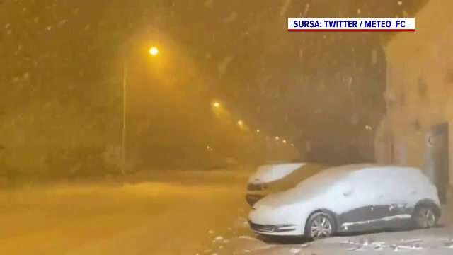 Ninge în stațiunile turistice din Franța după aproape două luni de iarnă neobișnuit de blândă