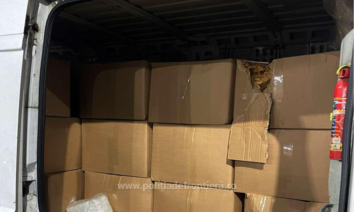 Ce au găsit polițiștii de frontieră în microbuzul unui bulgar care voia să intre în România. Au făcut o captură record