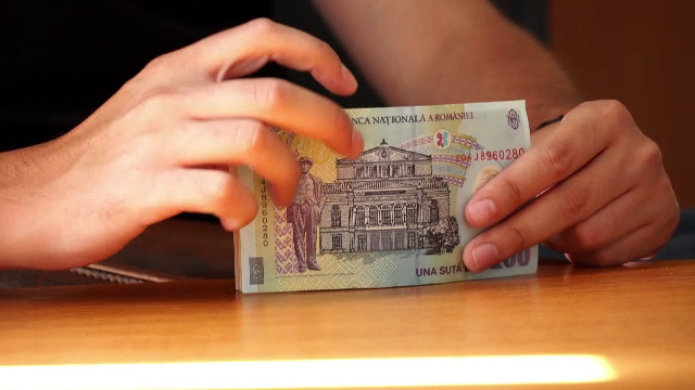 Ministerul Proiectelor Europene: Cardurile pentru alimente şi mese calde, încărcate cu o nouă tranşă de 250 de lei