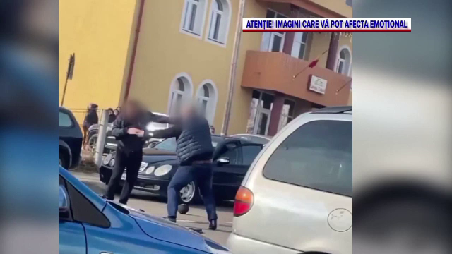 Scandal în fața unei școli din Suceava. Doi tați s-au luat la bătaie în timp ce își așteptau copiii să iasă de la ore