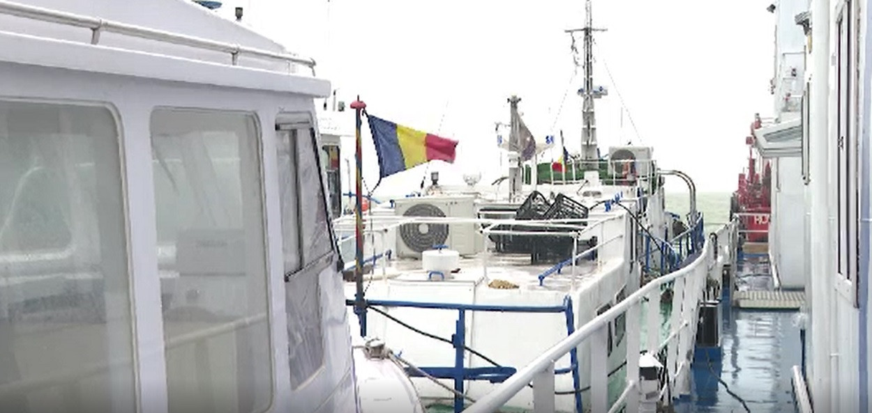 Vremea rea face ravagii în România. Porturile au fost închise în Constanța, iar un avion nu a putut să aterizeze la Suceava