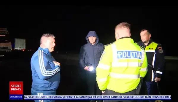 Accident grav în Mureș. O femeie a fost rănită după ce duba în care se afla a fost izbită de două tiruri