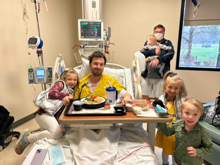 Coșmar pentru un bărbat după ce și-a întors rapid capul pentru a urmări o minge. A ajuns la terapie intensivă