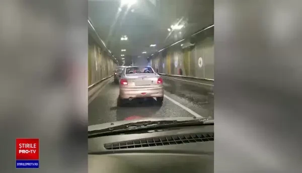 Un camion s-a blocat în Pasajul Unirii. Traficul a fost blocat pe un sens