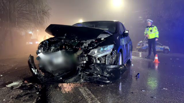 Trei copii au fost răniți într-un accident, lângă Târgoviște. Trei mașini s-au ciocnit