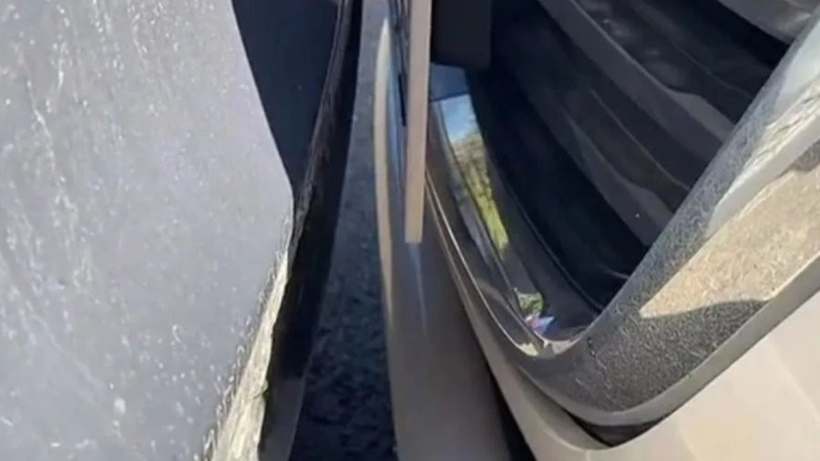 Cea mai virală parcare de pe internet. O femeie a rămas fără cuvinte după ce a văzut cum a parcat mașina din spatele ei