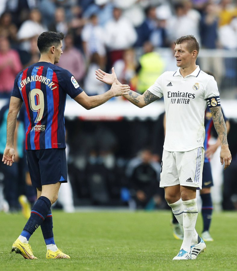 FC Barcelona o va înfrunta în finala Supercupei Spaniei pe rivala Real Madrid